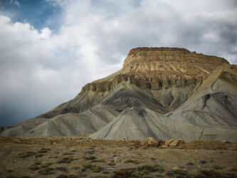Bluff with wonderful colors west of Continental Divide in CO © 2012 L. Eilee S. George